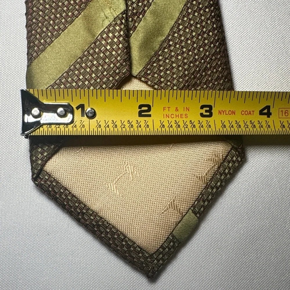 Tommy Bahama Olive and Chocolate Men's Silk Tie